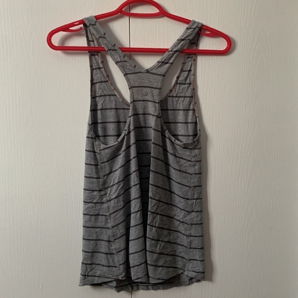 Size 2 Lululemon tank - Picture 2 of 2